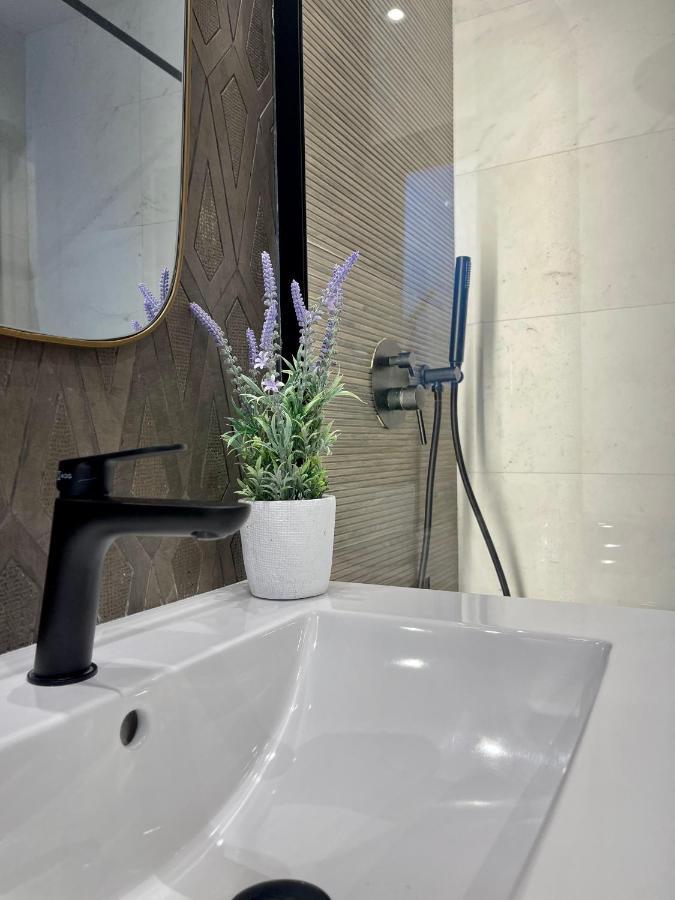 Covadonga Apartment โอเบียโด ภายนอก รูปภาพ